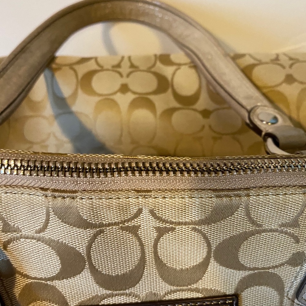 Coach Poppy Tote (USED) - Picture 12 of 15